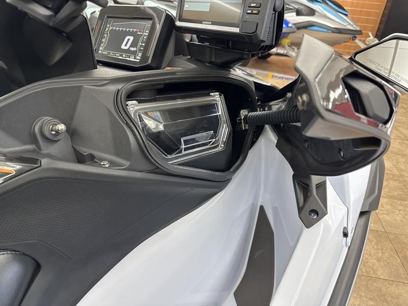 2025 Kawasaki Ultra 160LX-S Angler - Image 14
