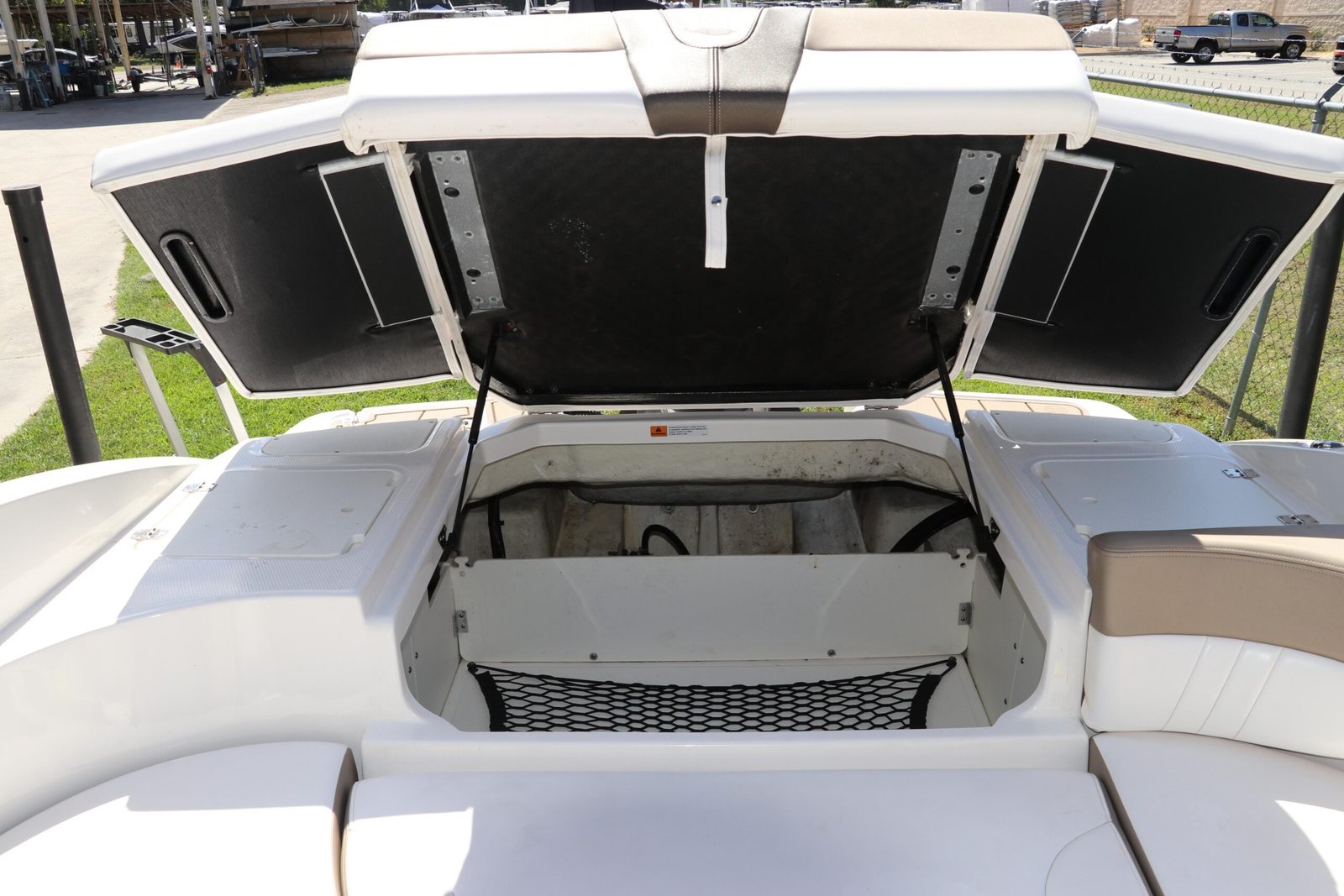 2021 Chaparral 23 SSi OB For Sale - Image 15