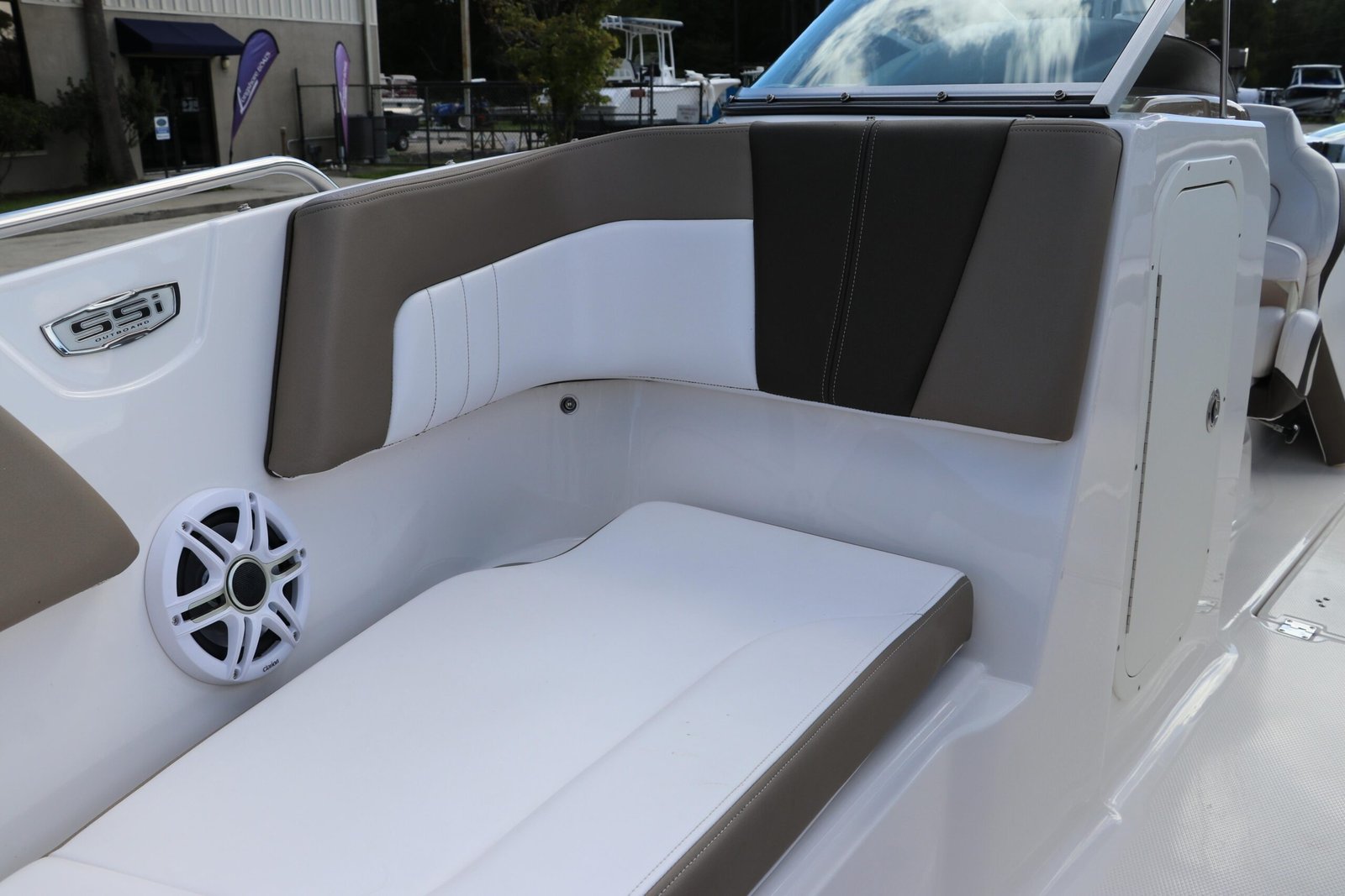 2021 Chaparral 23 SSi OB For Sale - Image 32