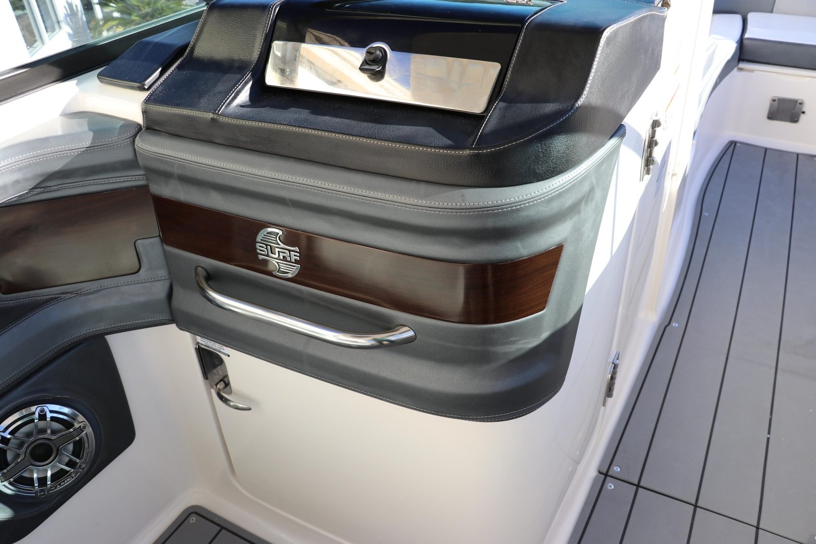2021 Chaparral 30 Surf For Sale - Image 13