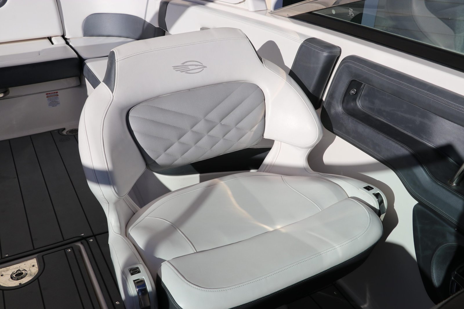 2021 Chaparral 30 Surf For Sale - Image 16