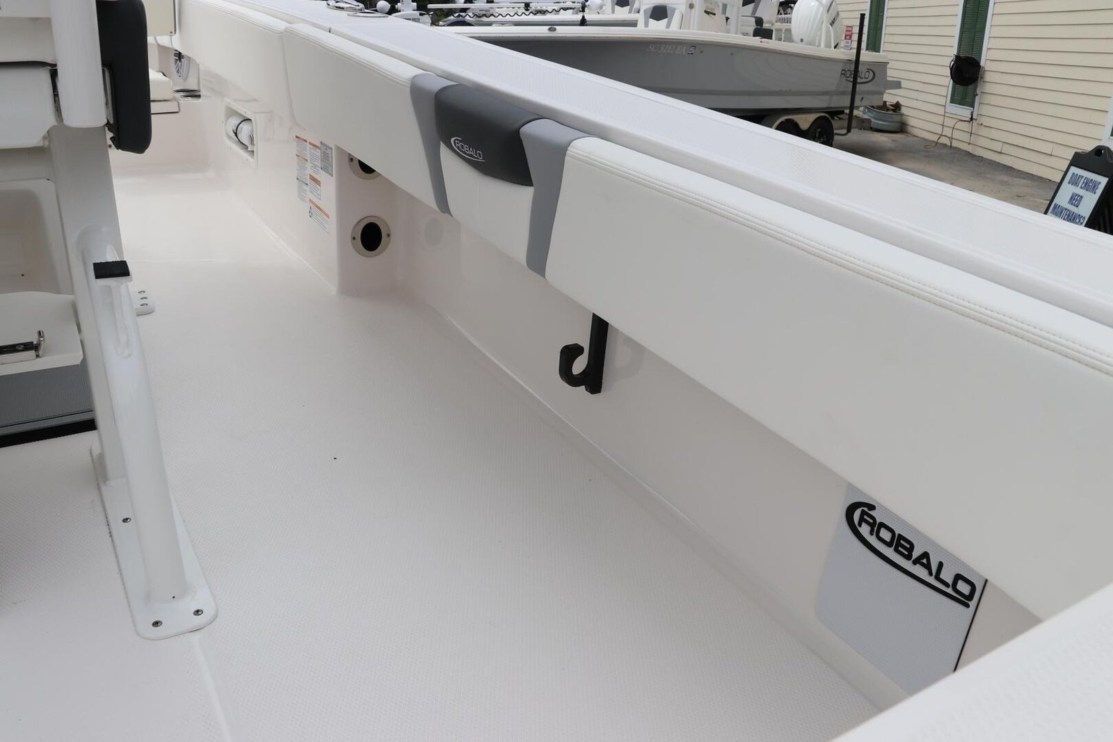 Buy 2024 Robalo 266 Cayman - Image 11