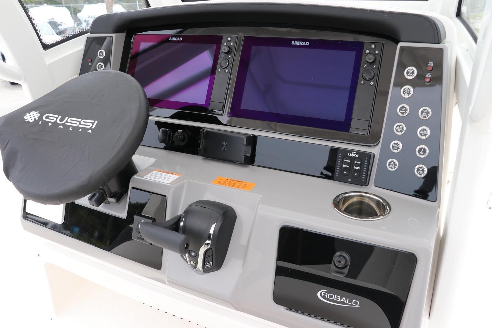 Buy 2024 Robalo 266 Cayman - Image 16