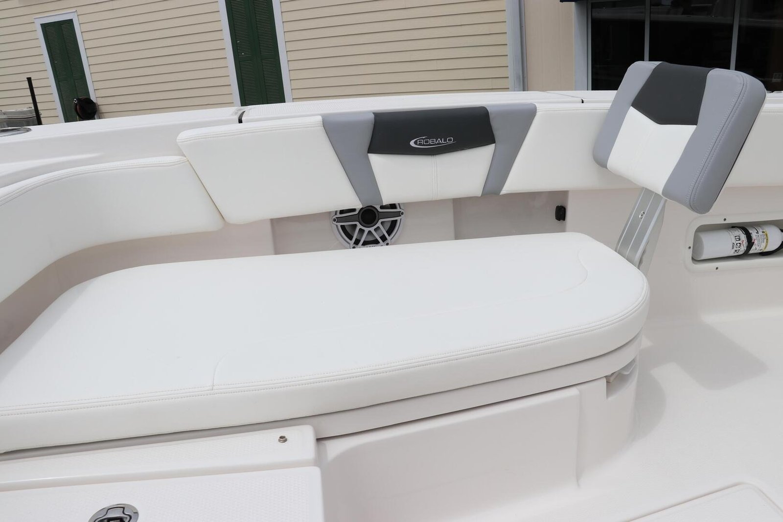 Buy 2024 Robalo 266 Cayman - Image 25