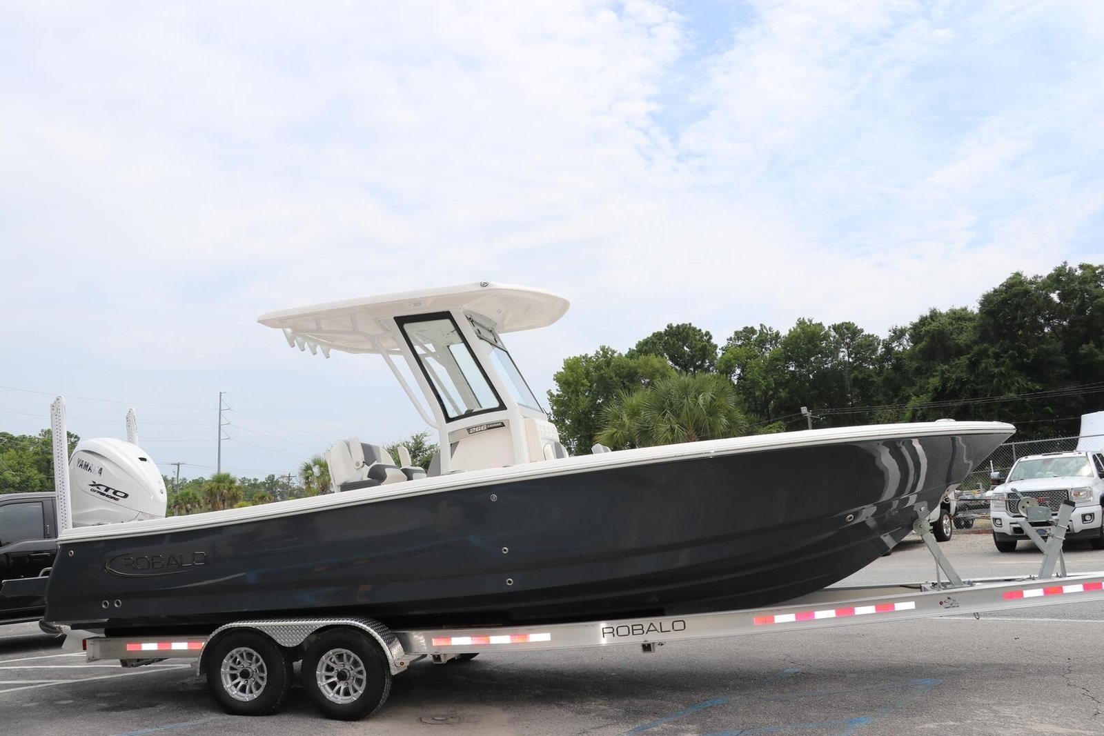 Buy 2024 Robalo 266 Cayman - Image 2