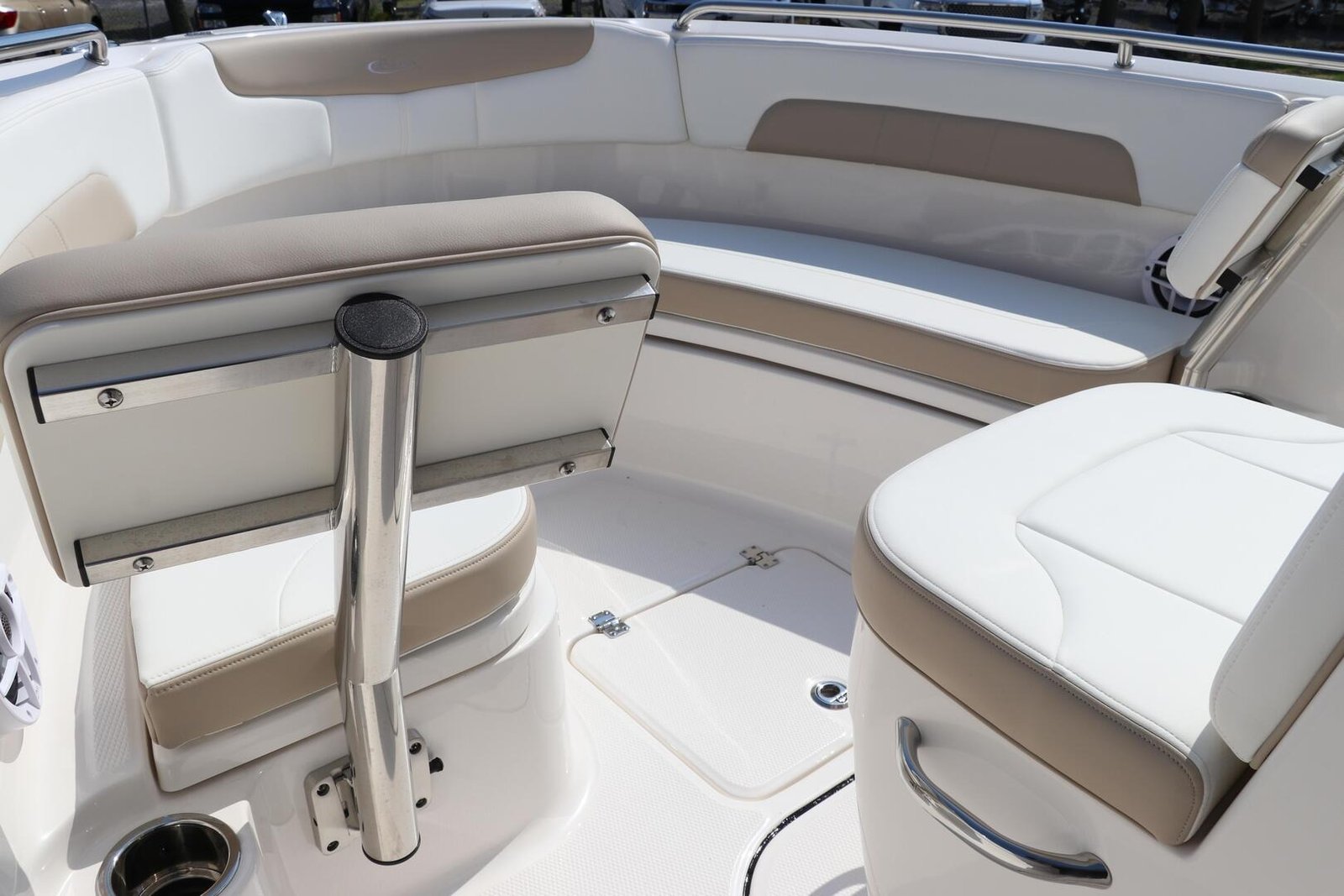 2024 Robalo R222 Explorer For Sale - Image 14
