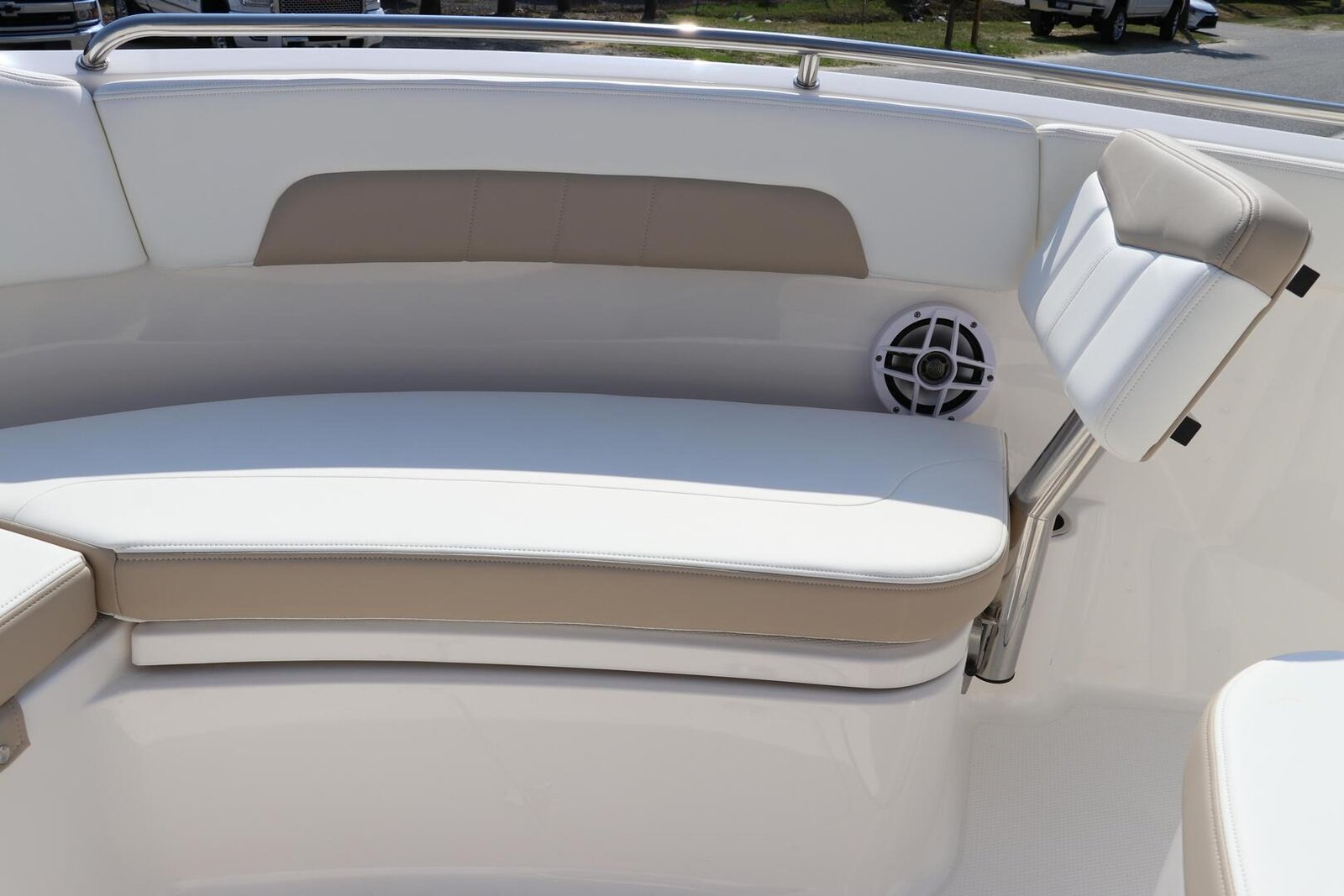 2024 Robalo R222 Explorer For Sale - Image 18