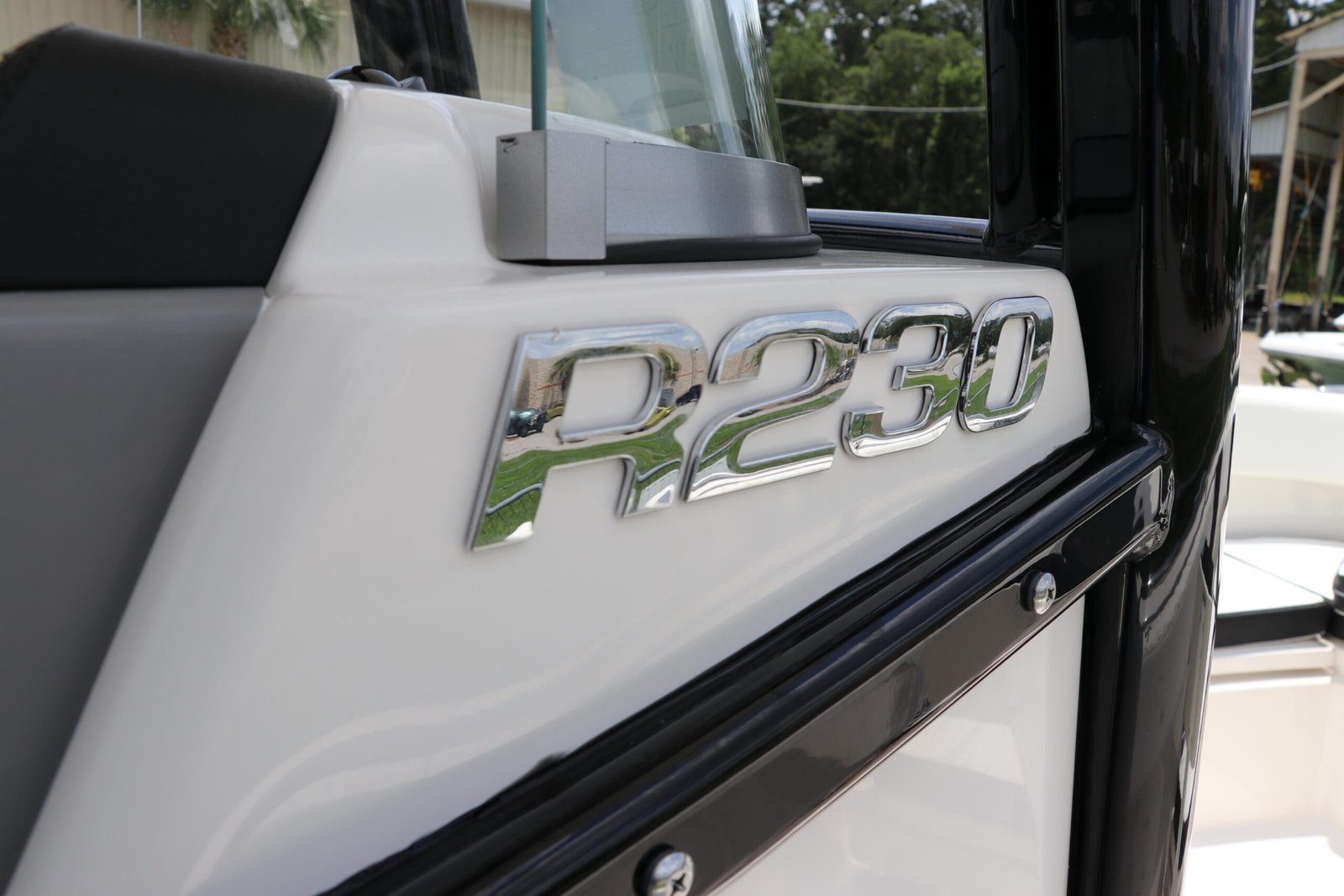 2024 Robalo R230 Center Console For Sale - Image 19