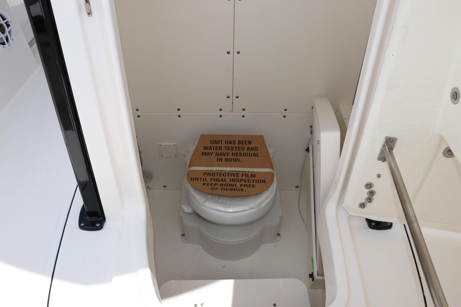 2024 Robalo R230 Center Console For Sale - Image 21