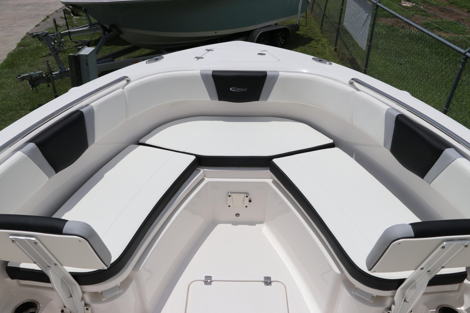 2024 Robalo R230 Center Console For Sale - Image 22