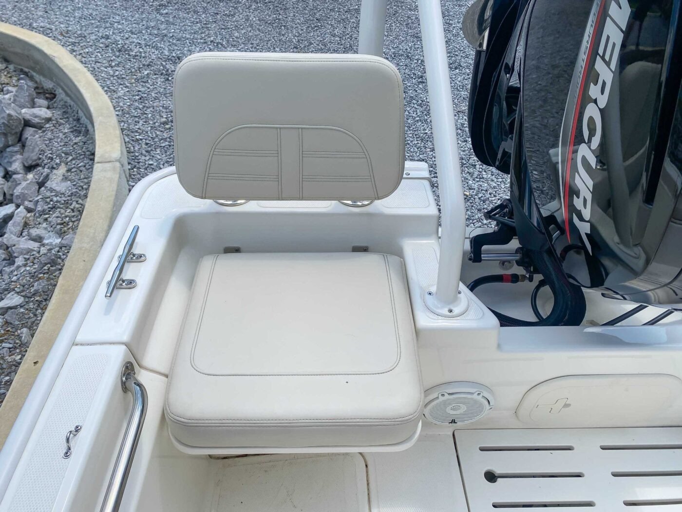 2025 Boston Whaler 170 Montauk - Image 6