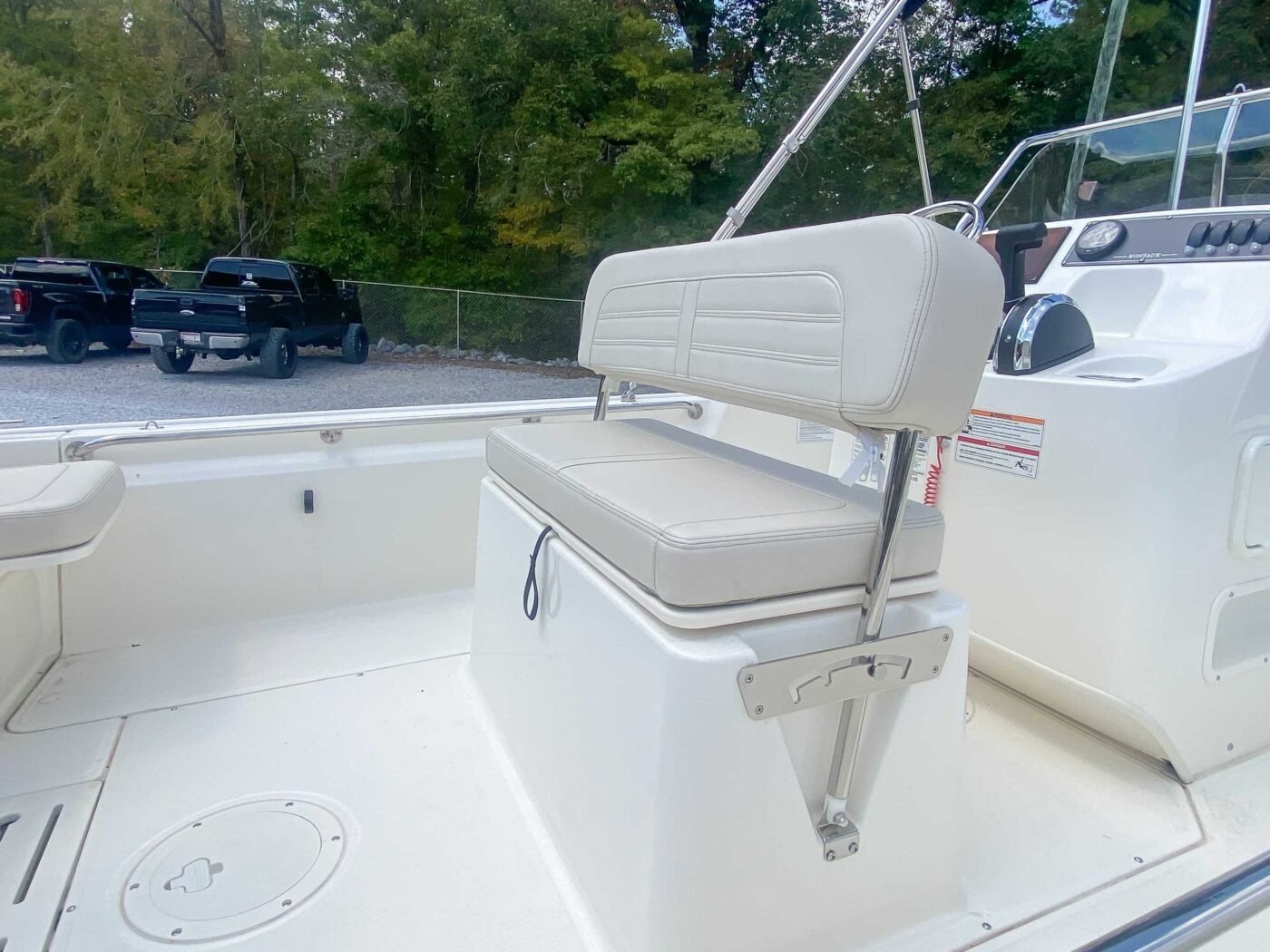 2025 Boston Whaler 170 Montauk - Image 10