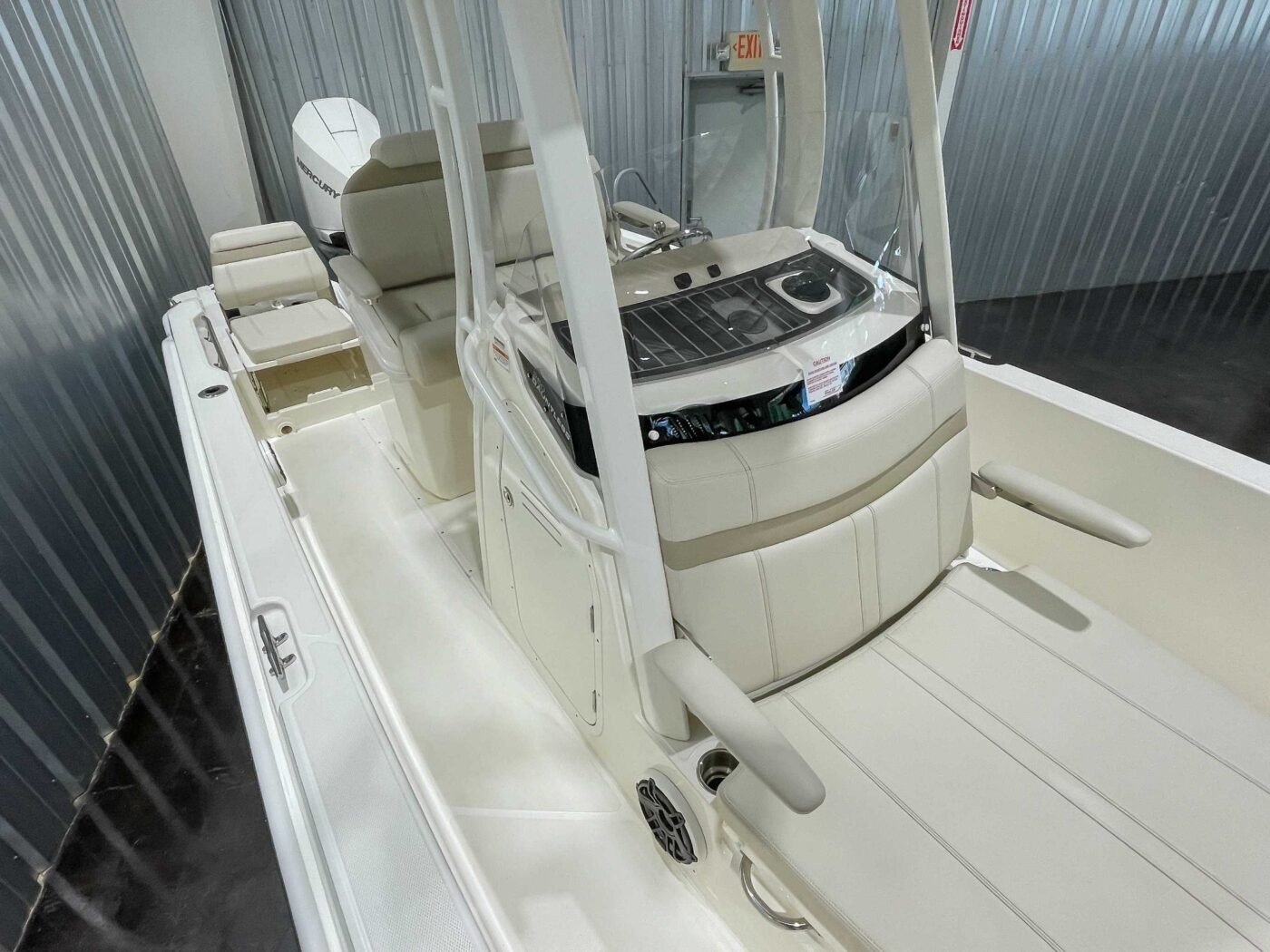 2025 Boston Whaler 250 Dauntless - Image 6