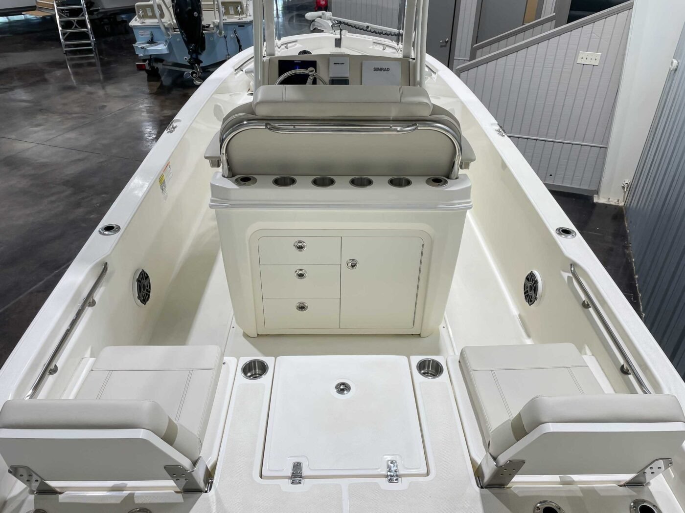 2025 Boston Whaler 250 Dauntless - Image 15