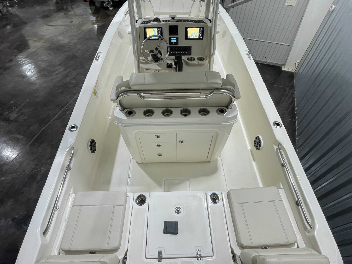 2025 Boston Whaler 250 Dauntless - Image 17