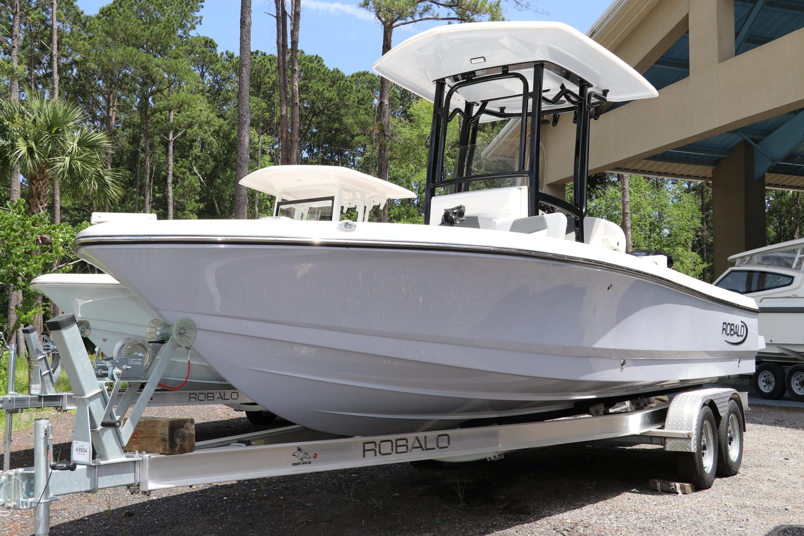 2025 Robalo 226 Cayman For Sale - Image 2