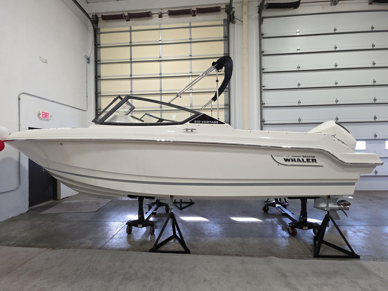 Buy 2025 Boston Whaler 210 Vantage - Image 2