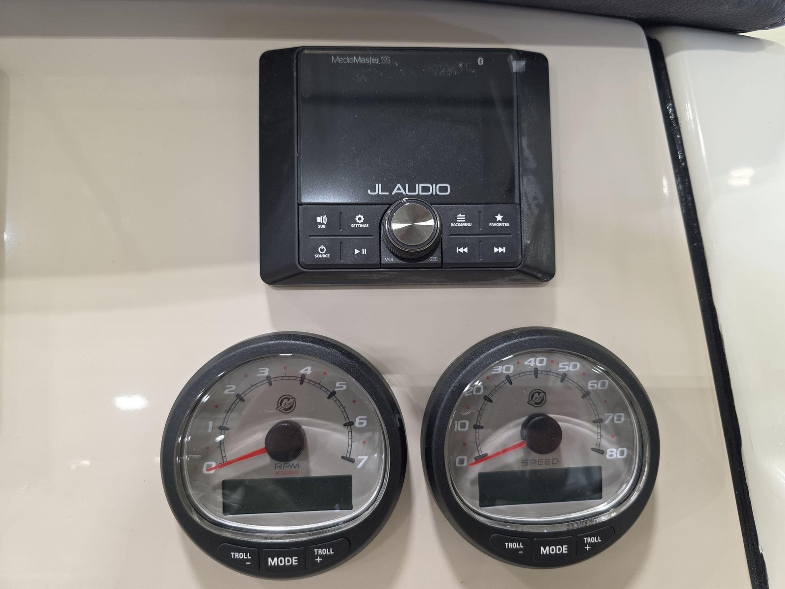 Buy 2025 Boston Whaler 210 Vantage - Image 20