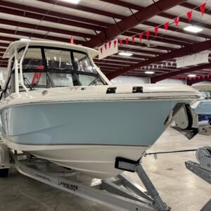 2025 Boston Whaler 240 Vantage