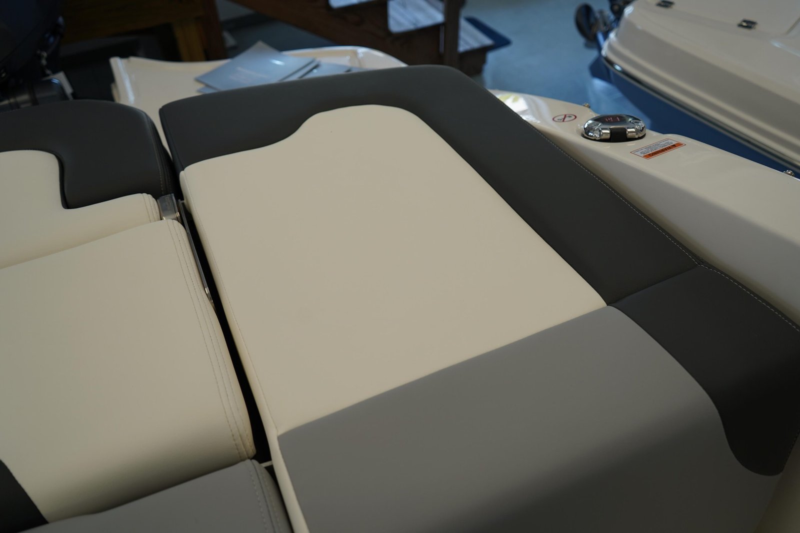 2025 Chaparral 21 SSi OB For Sale - Image 12