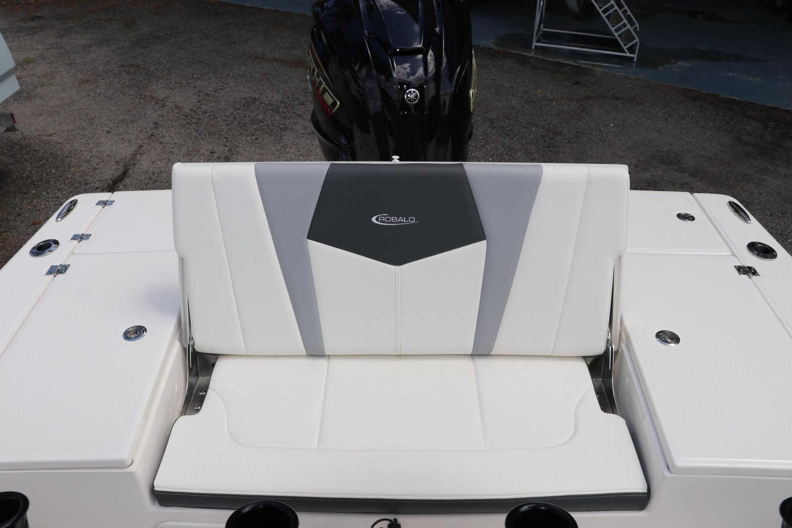 2025 Robalo 226 Cayman For Sale - Image 8