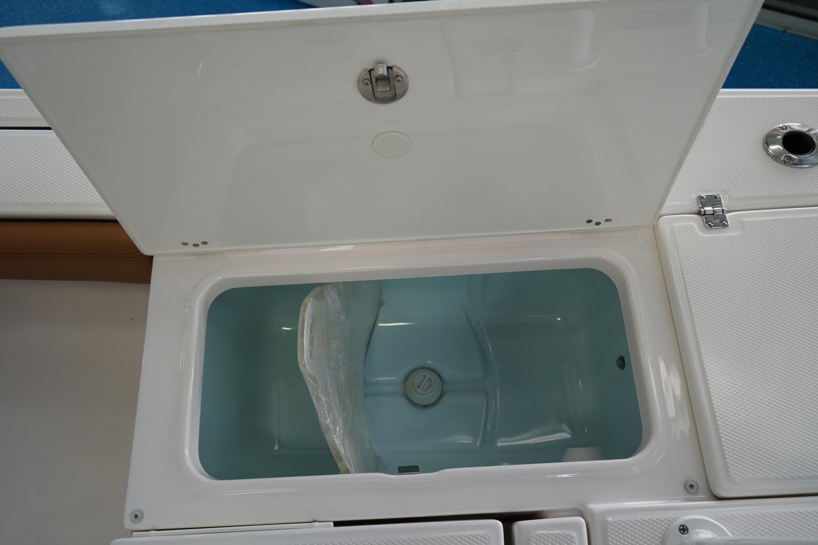 2025 Robalo 246 Cayman For Sale - Image 11