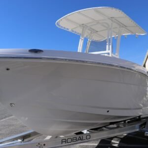 2025 Robalo R200 Center Console