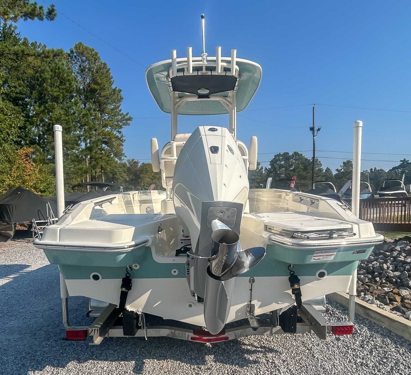 2026 Boston Whaler 220 Dauntless - Image 20