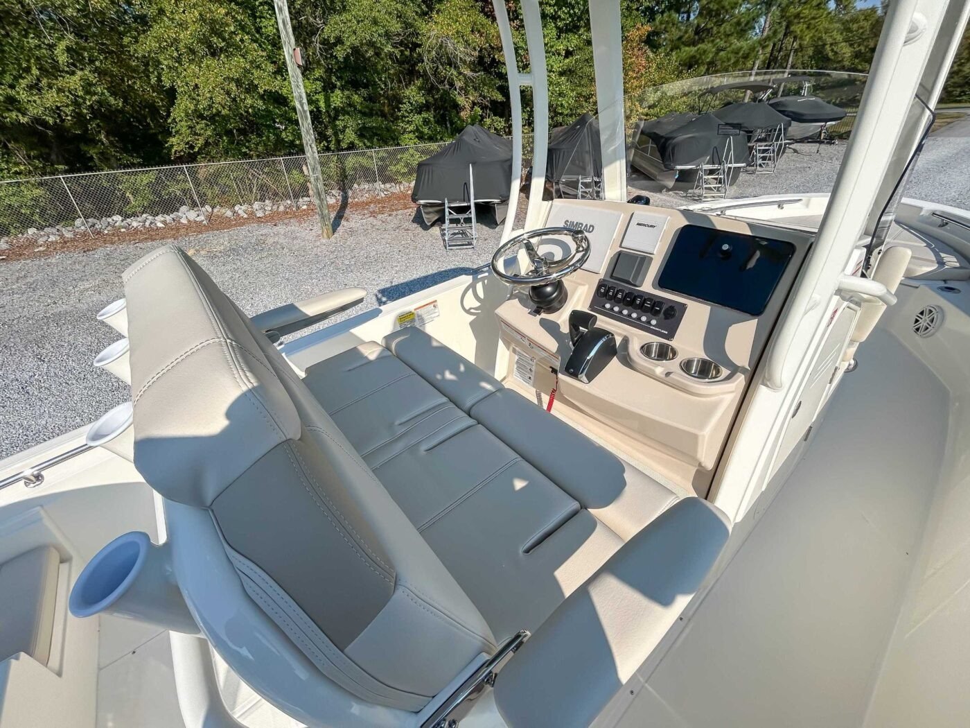 2026 Boston Whaler 220 Dauntless - Image 16