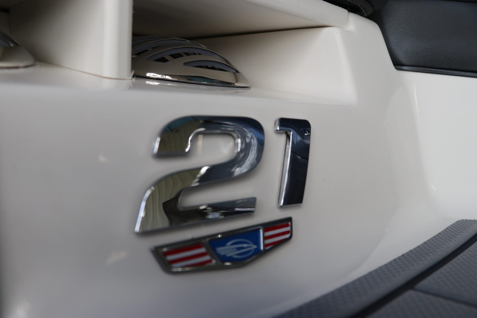 2026 Chaparral 21 SSi OB For Sale - Image 7