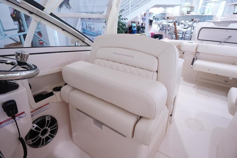 2025 Grady White Freedom 275 For Sale - Image 11