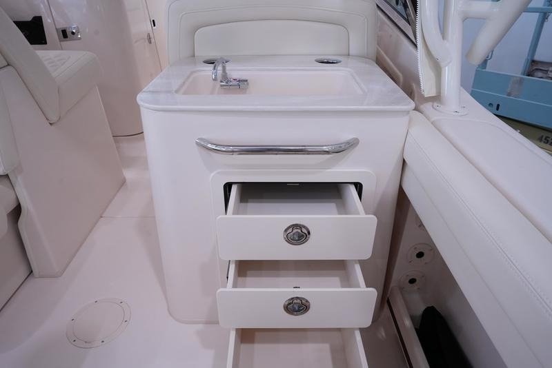 2025 Grady White Freedom 275 For Sale - Image 9