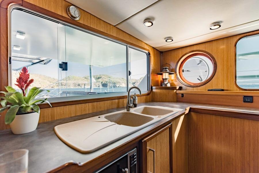Custom 78 TransOcean Powercat IETA - Image 3