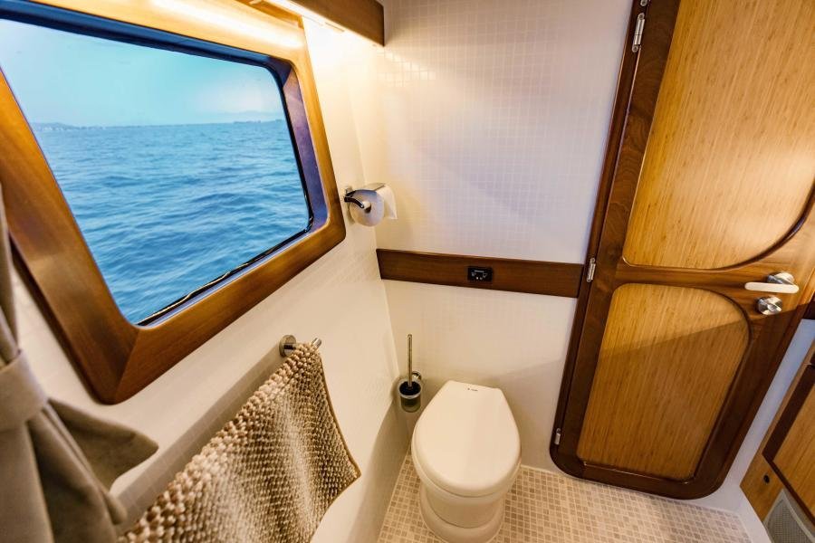 Custom 78 TransOcean Powercat IETA - Image 24