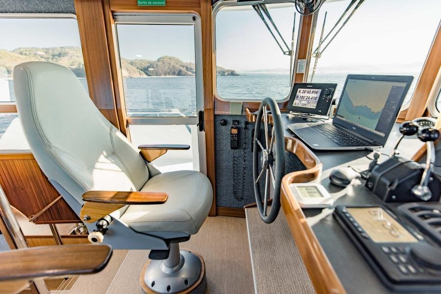 Custom 78 TransOcean Powercat IETA - Image 43