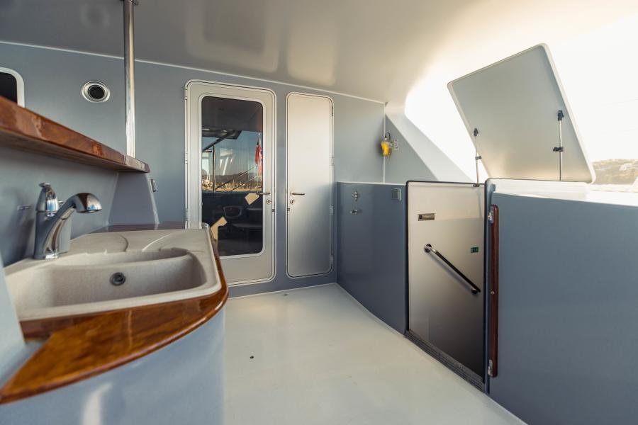 Custom 78 TransOcean Powercat IETA - Image 62