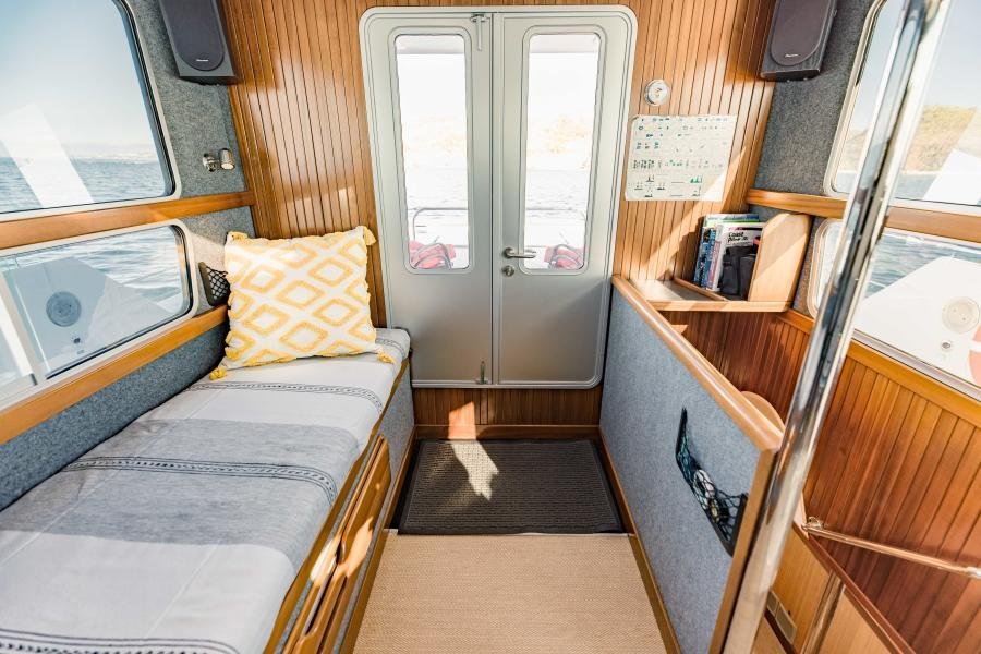 Custom 78 TransOcean Powercat IETA - Image 44