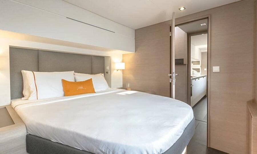 2024 Fountaine Pajot Samana - Image 17