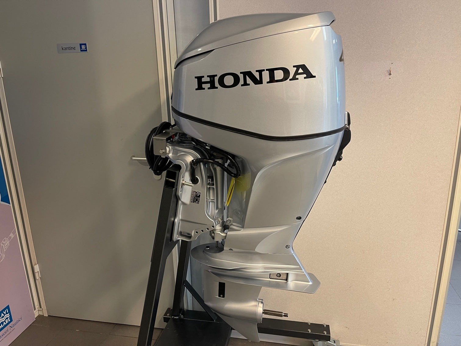 Buy Honda 60hp Outboard Motors | Remote Mechanical, Electric Start, 20" Shaft | BF60A1LRT - Image 2
