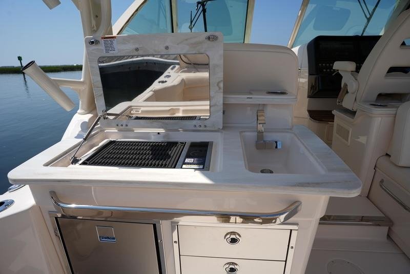 2026 Grady White Freedom 345 For Sale - Image 33