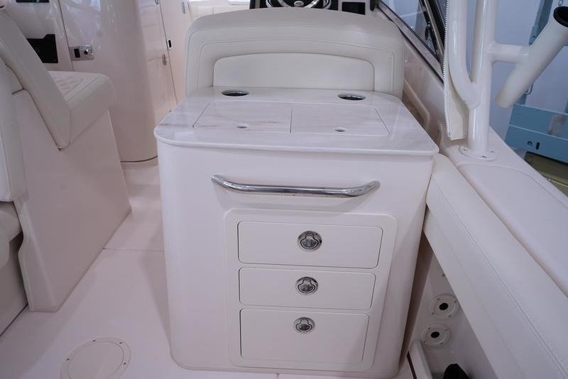 2025 Grady White Freedom 275 For Sale - Image 8