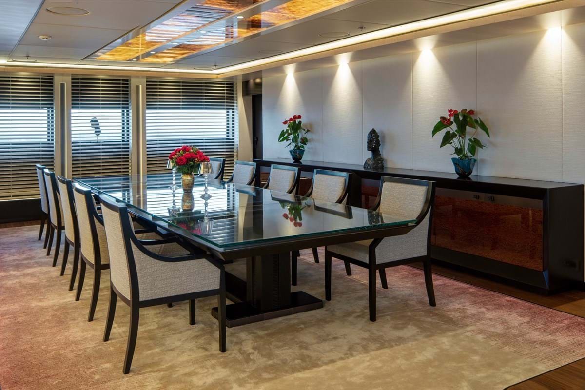 ILLUSION PLUS Motor yacht for sale - Image 4