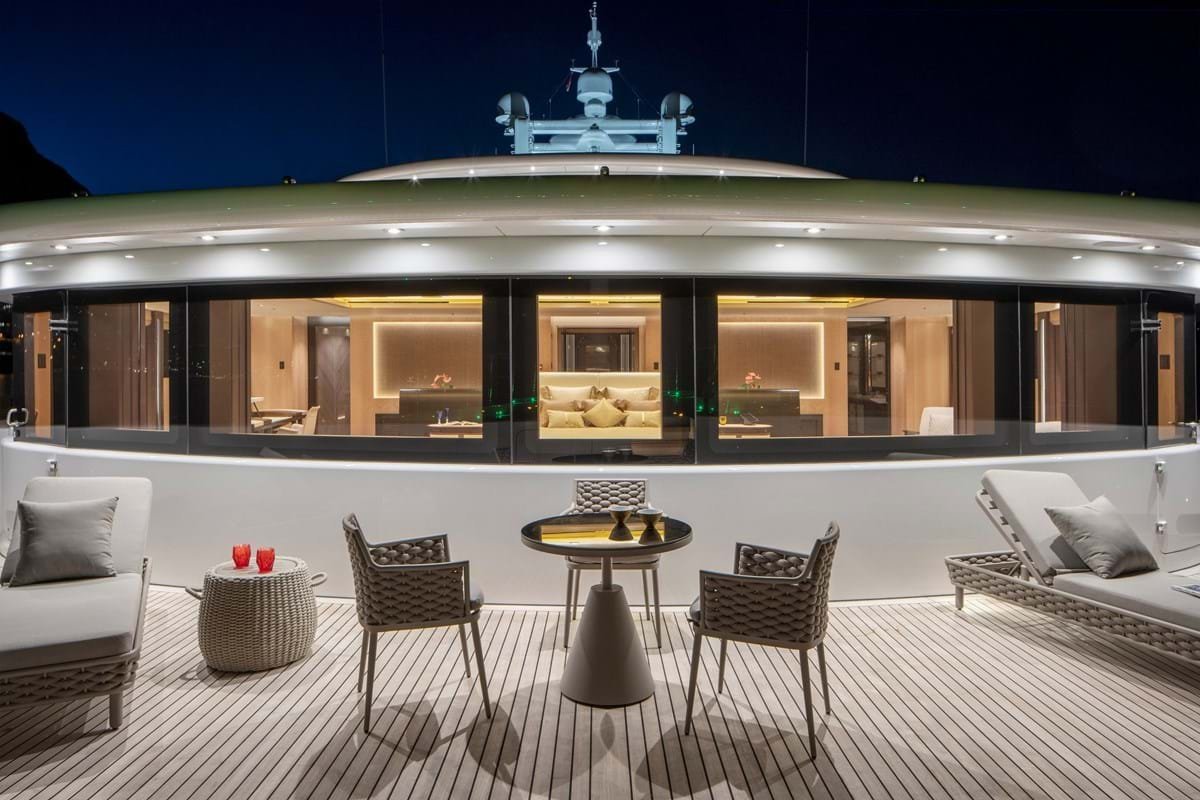 ILLUSION PLUS Motor yacht for sale - Image 22