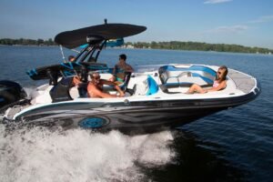 The Pros and Cons of Buying a Bowrider Boat