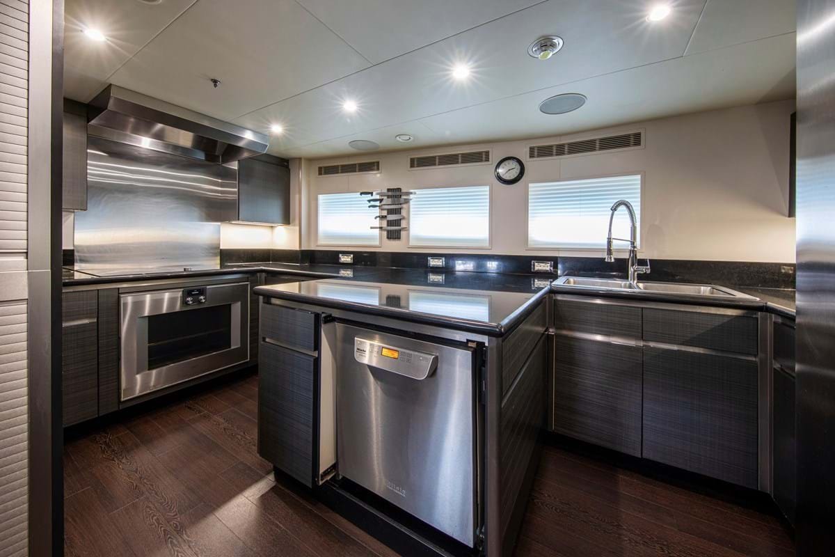 SANAM Motor yacht for sale - Image 31