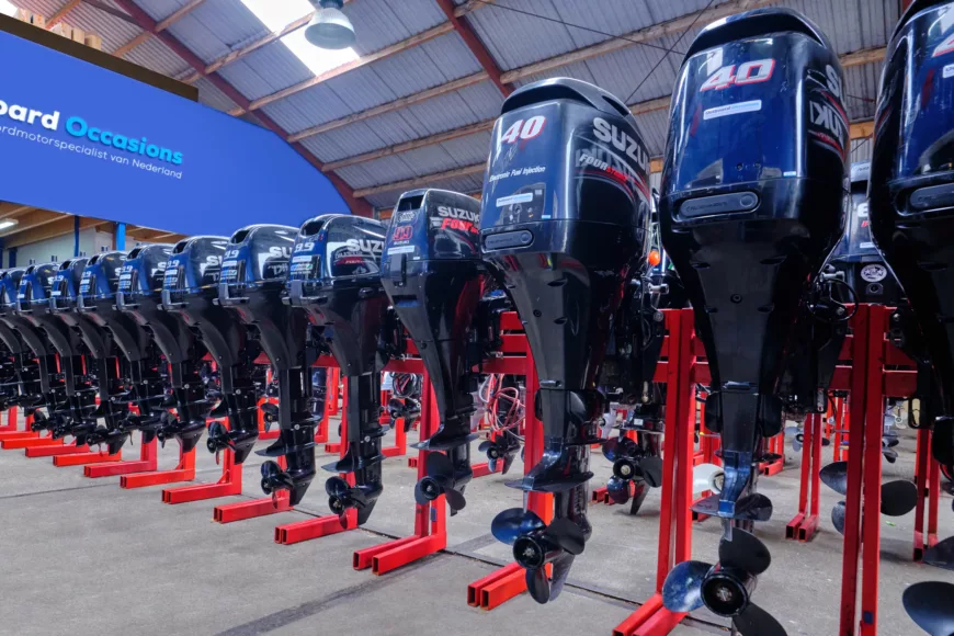 You are currently viewing How Long Do Outboard Motors Last?